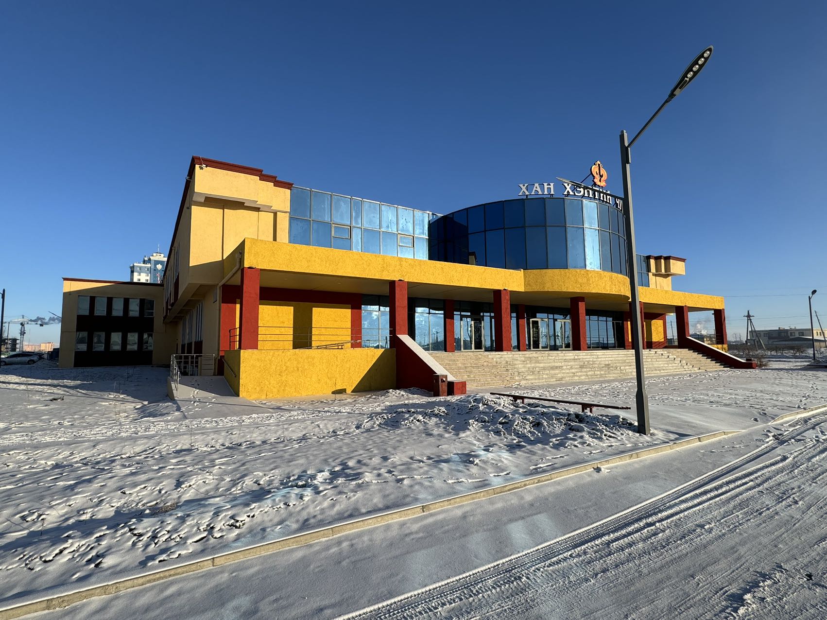 蒙古國(guó)-肯特會(huì)議中心劇院——舞臺(tái)機(jī)械、燈光、音響、LED屏