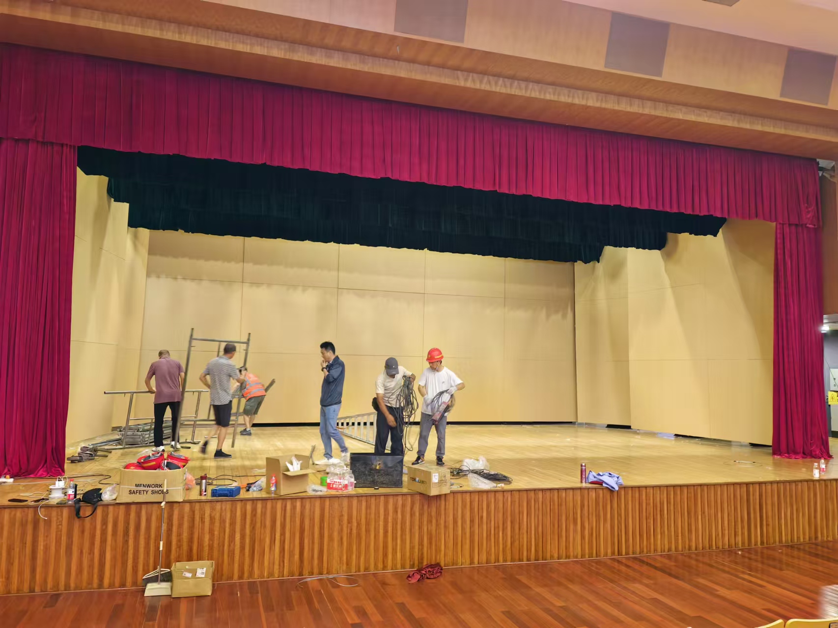 可移動升降式反聲板8